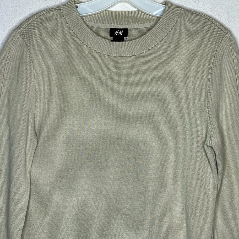 H&M Sweater - Picture 2 of 7